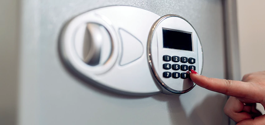 Jewelry Safe Cracking in Burbank, California