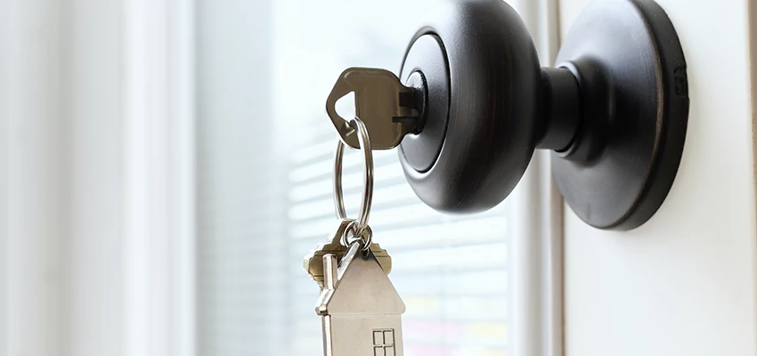 Bifold Door Knob Replacement in Burbank, California