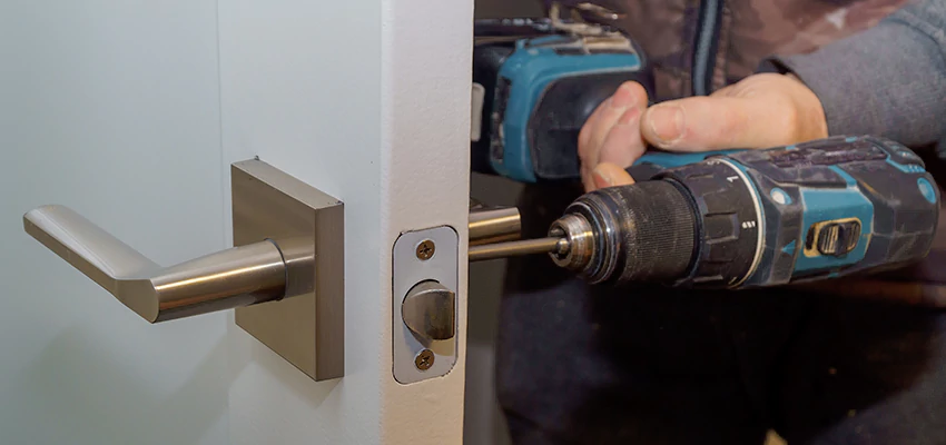 Broken Door Handle Lock Repair in Burbank, California