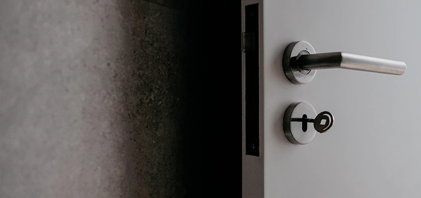 Front Door Handle Repair And Installation in Burbank, CA